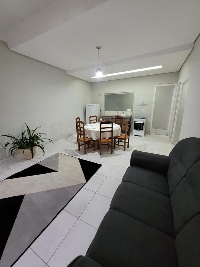 Sobrado 6 Amplo E Confortavel Em Condominio كورومبا المظهر الخارجي الصورة